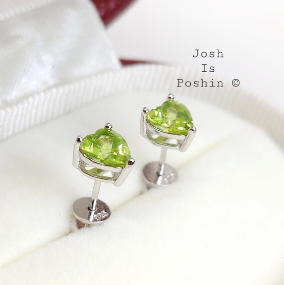 2CT Heart shape natural peridot stud earrings in sterling silver - Picture 10 of 15
